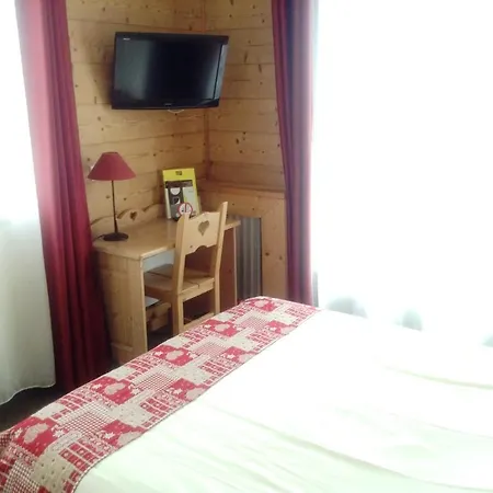 Logis Le Pont De Champ Hotel Beaucroissant