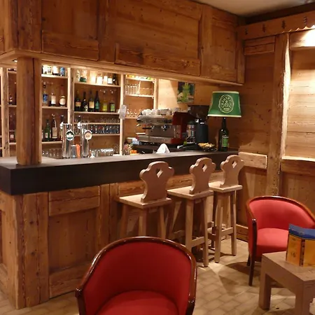 Logis Le Pont De Champ 2*