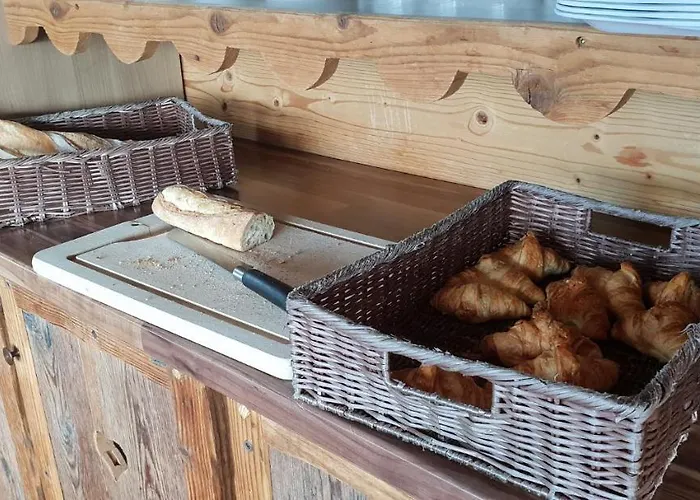 Logis Le Pont De Champ 호텔 Beaucroissant