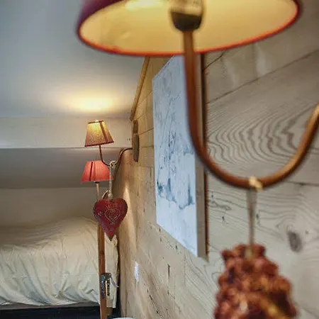 Logis Le Pont De Champ Hotel 2*
