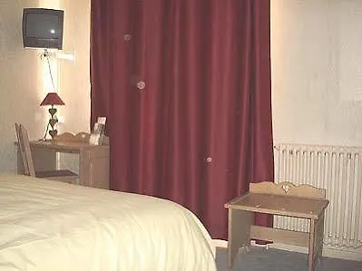 Hotel Logis Le Pont De Champ