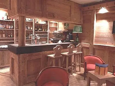 Logis Le Pont De Champ 호텔 Beaucroissant